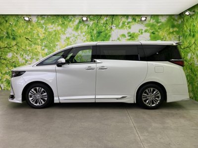 2025 Toyota ALPHARD — фото 2