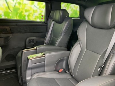 2025 Toyota ALPHARD — фото 8