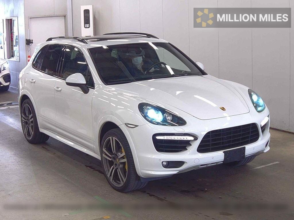 PORSCHE CAYENNE - View 1
