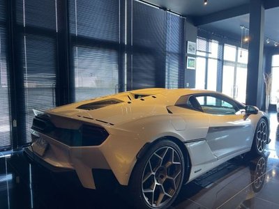 2026 Lamborghini TEMERARIO photo 2
