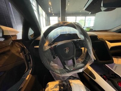 2026 Lamborghini TEMERARIO photo 3