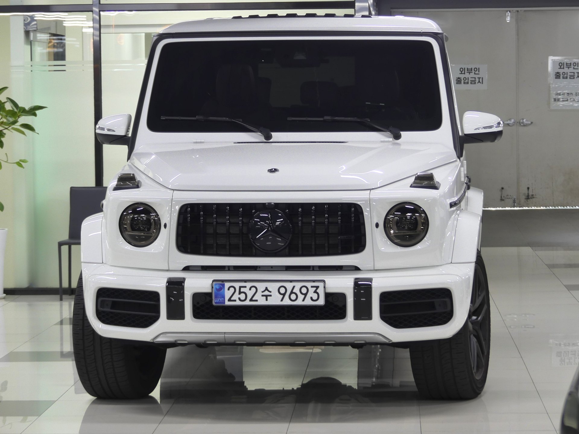 MERCEDES-BENZ G-CLASS - View 1