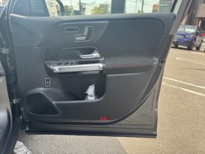 MERCEDES-BENZ EQB - 7