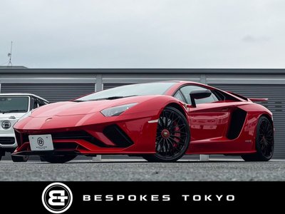 LAMBORGHINI AVENTADOR - 1