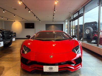 LAMBORGHINI AVENTADOR - 4