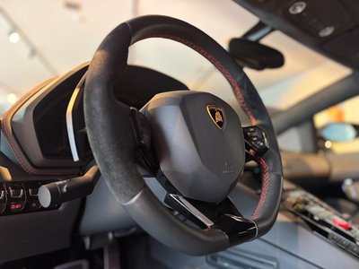 2018 Lamborghini AVENTADOR — миниатюра 36