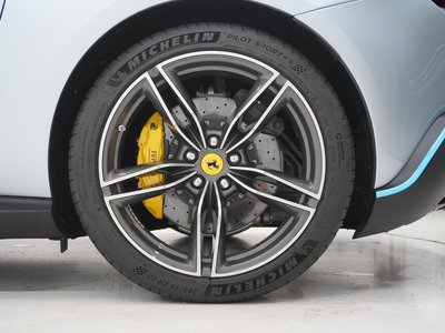 2023 Ferrari ROMA — миниатюра 21
