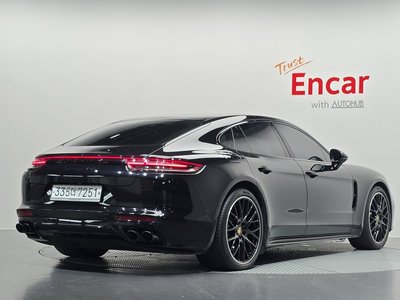2020 Porsche PANAMERA 照片 2