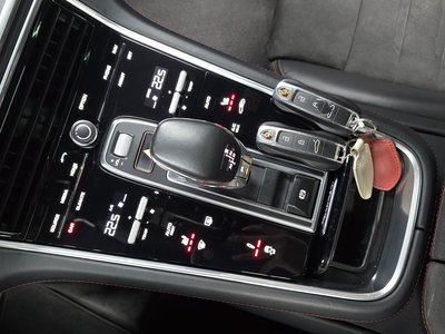 2020 Porsche PANAMERA 缩略图 12