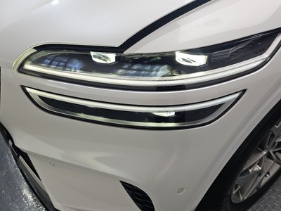 صورة 9 لـ 2022 Genesis GV70