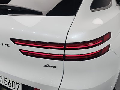 صورة 10 لـ 2022 Genesis GV70