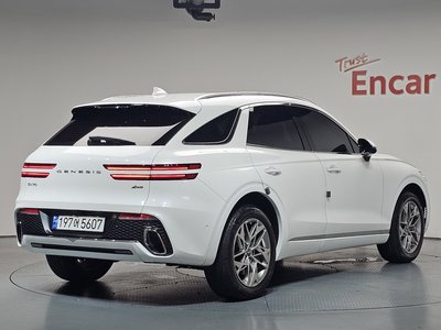 صورة 3 لـ 2022 Genesis GV70