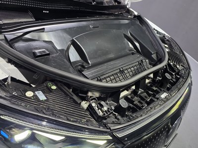 MERCEDES-BENZ EQE - 7