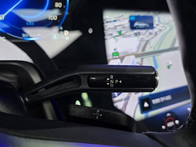 MERCEDES-BENZ EQE - 9