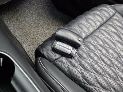 2021 Genesis GV70 — миниатюра 35