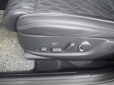 2021 Genesis GV70 — миниатюра 32