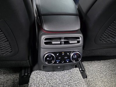 2021 Genesis GV70 — миниатюра 25