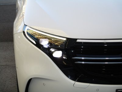 MERCEDES-BENZ EQC - 7