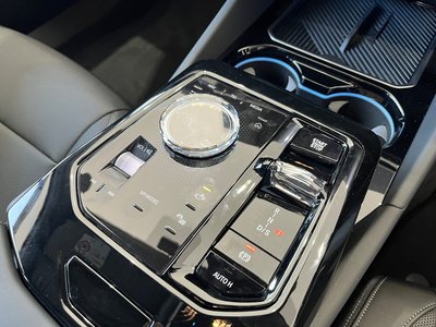 2026 BMW 5 SERIES thumbnail 25