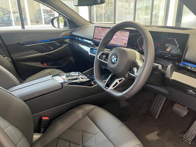 2026 BMW 5 SERIES thumbnail 16