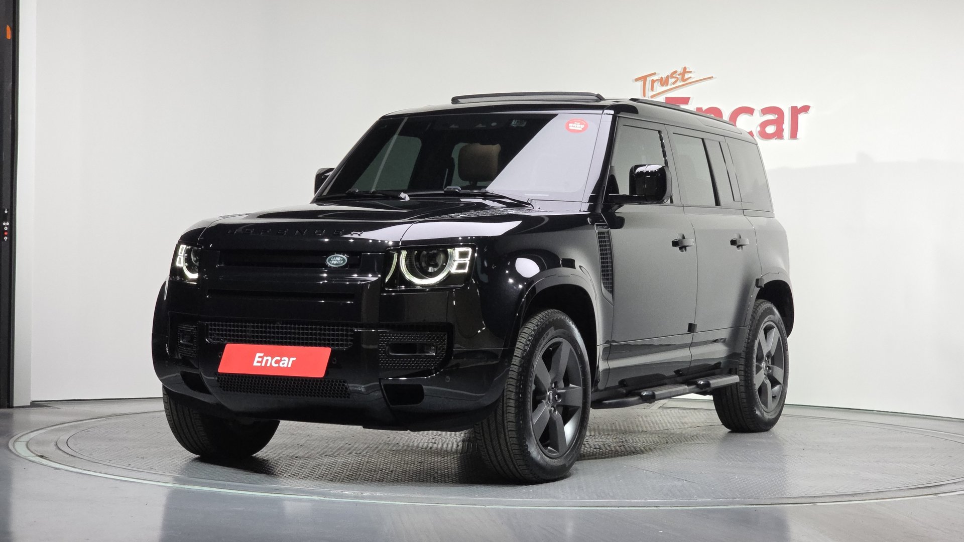 LAND ROVER DEFENDER - View 1