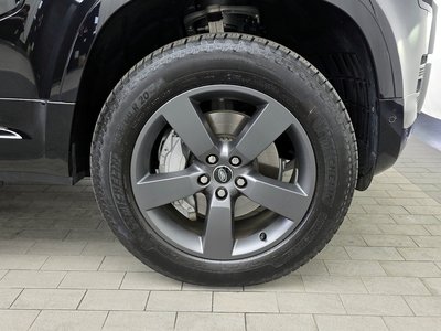 LAND ROVER DEFENDER - 6