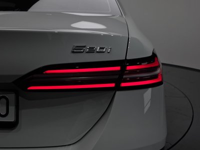 2025 BMW 5 SERIES 照片 10