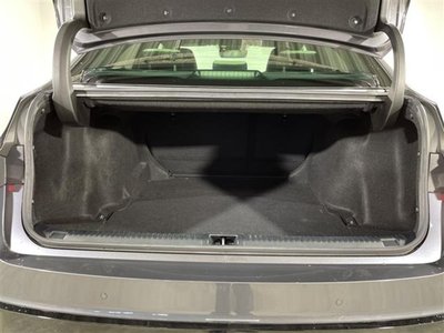 2022 Lexus IS — миниатюра 26