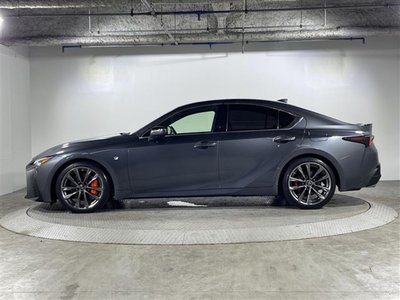 2022 Lexus IS — миниатюра 37