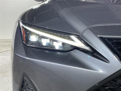 2022 Lexus IS — миниатюра 38