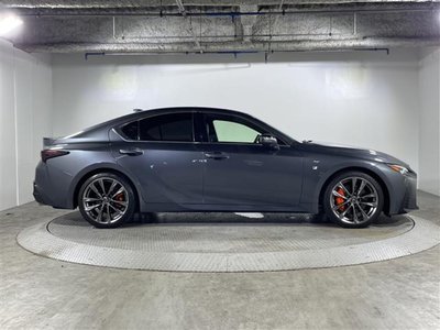 2022 Lexus IS — миниатюра 36