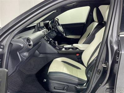 2022 Lexus IS — миниатюра 29