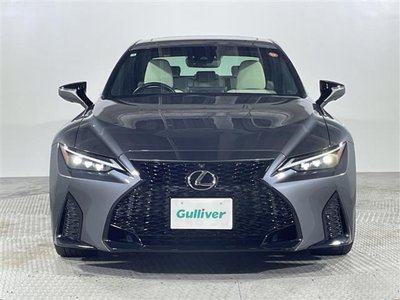 2022 Lexus IS — миниатюра 30