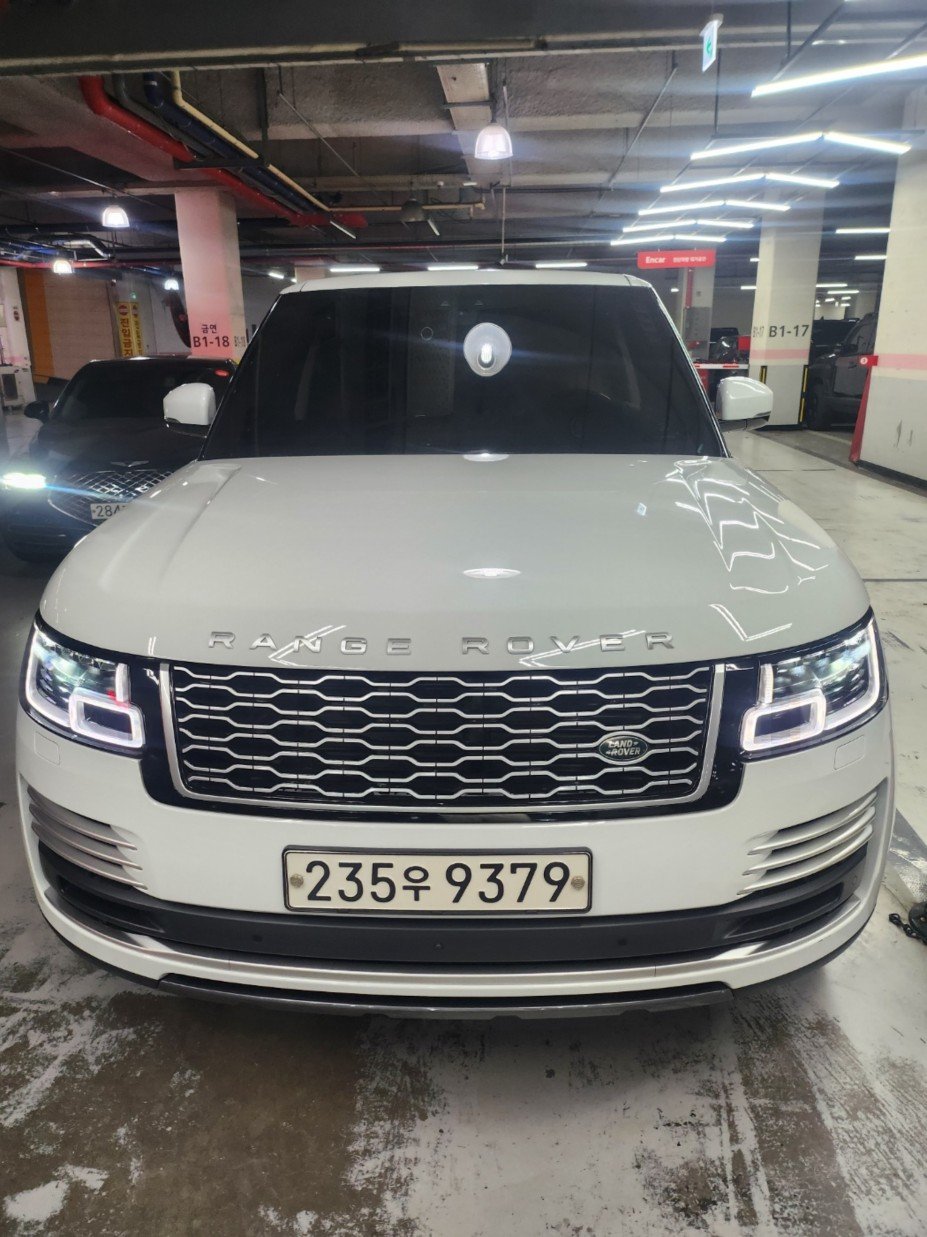 LAND ROVER RANGE ROVER - View 1