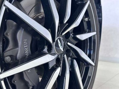 ASTON MARTIN DB11 - 6