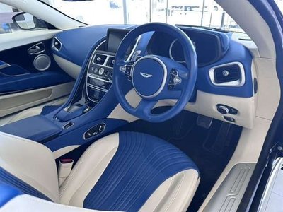 ASTON MARTIN DB11 - 9