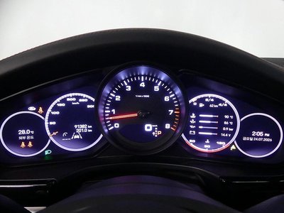 صورة 6 لـ 2021 Porsche PANAMERA