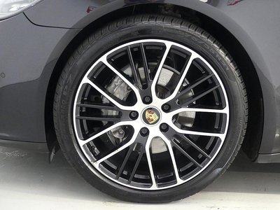 صورة 8 لـ 2021 Porsche PANAMERA