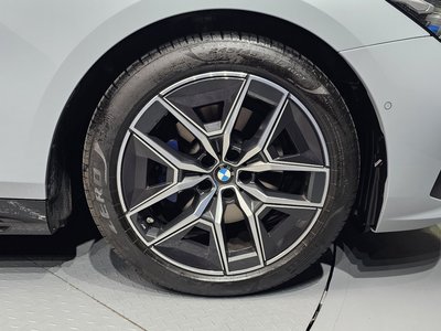 BMW 5 SERIES - 6