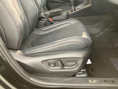2025 Lexus LBX 照片 10