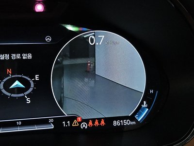 2021 Genesis GV70 — миниатюра 17