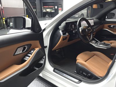 صورة مصغرة 13 لـ 2024 BMW 3 SERIES