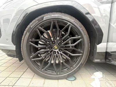 2026 Lamborghini URUS 照片 7
