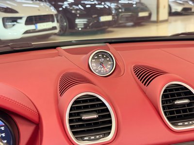 2023 Porsche 718 — миниатюра 16