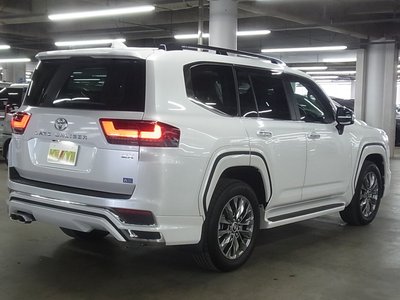 TOYOTA LAND CRUISER 300 - 6