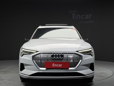 AUDI E-TRON - 2