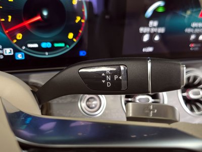 MERCEDES-BENZ E-CLASS - 9