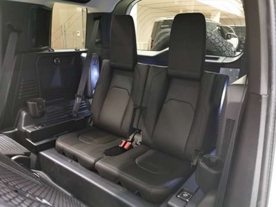 LAND ROVER DEFENDER - 5