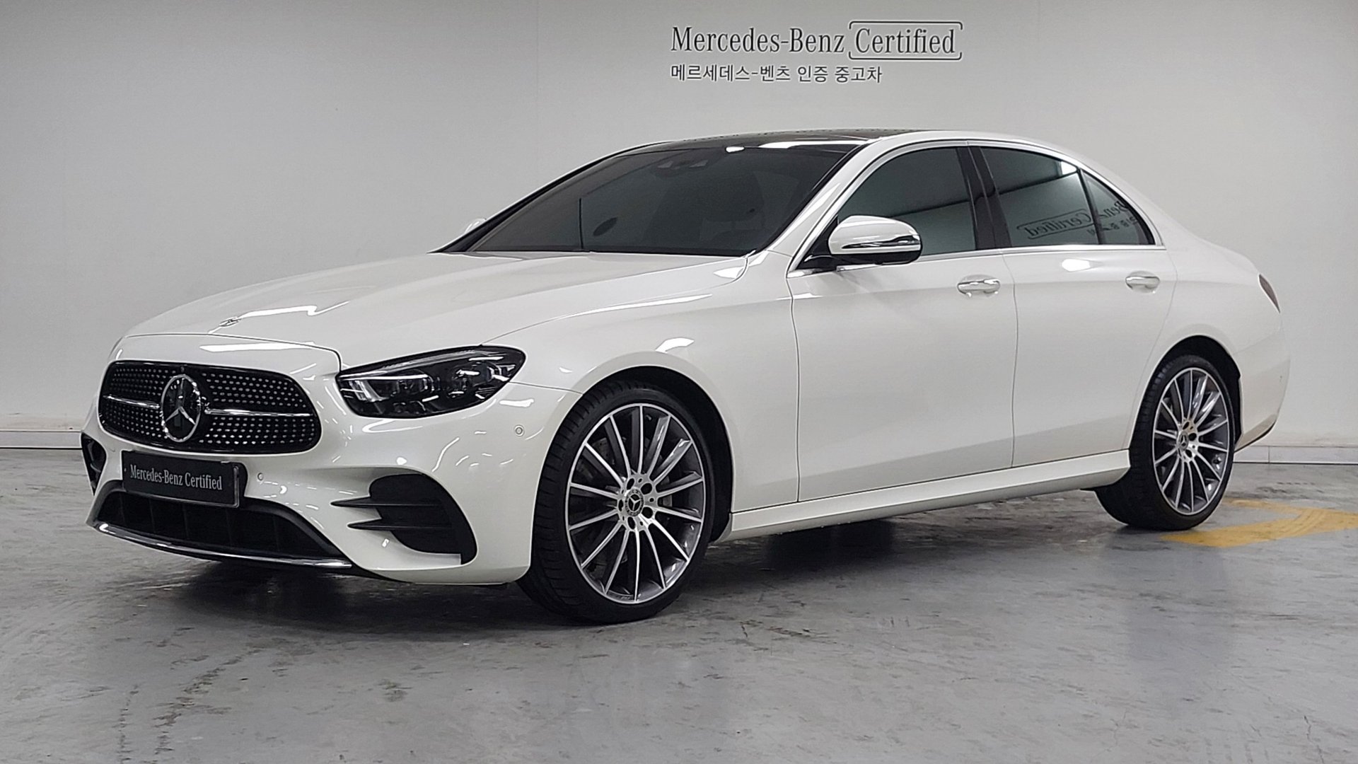 MERCEDES-BENZ E-CLASS - View 1