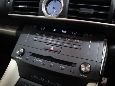 2015 Lexus RC F — миниатюра 26